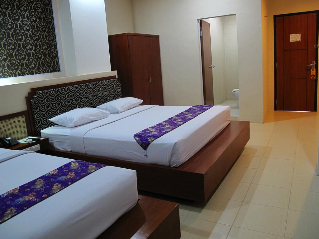 Gaja Hotel Pekanbaru Bagian luar foto