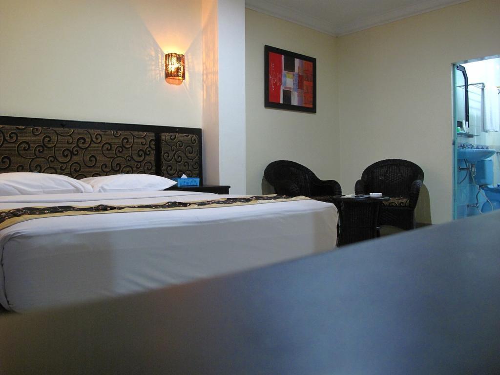 Gaja Hotel Pekanbaru Bagian luar foto