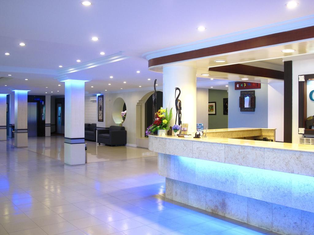 Gaja Hotel Pekanbaru Bagian luar foto